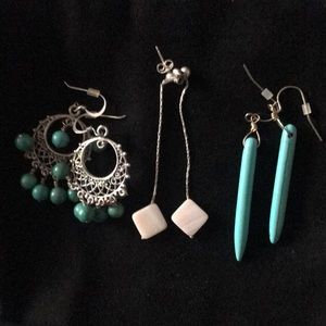 Bundle of 3 pairs of earrings